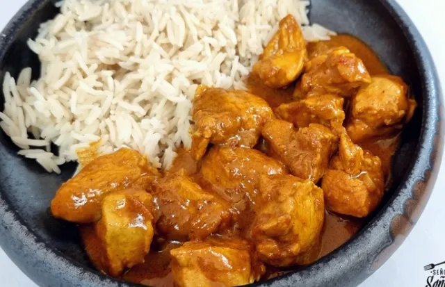 Pollo Al Curry c/ arroz blanco